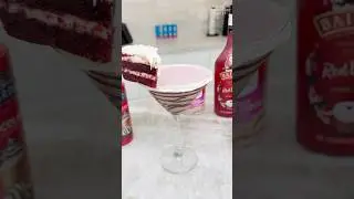 Red Velvet Martini #cocktail #cake #redvelvet