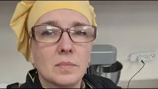 Ліана танцює на столі донатимо