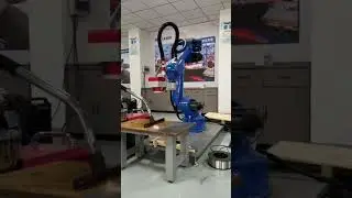 Robotic Arm Laser Cleaning Machine Steel Plate Rust Removal