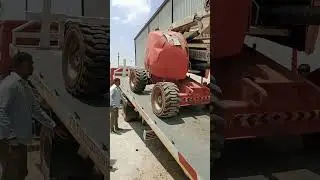 dekh sakte hain boom lift kaise load horahahai#shorts #viral #boomlift #youtubeshorts
