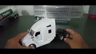 Unboxing time, Kenworth T680 NewRay, price vs quality, is it worth it?