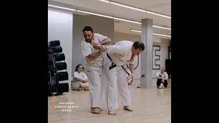 Каратэ &mdash; научитесь защищаться от того, кто вас хватает 🙏