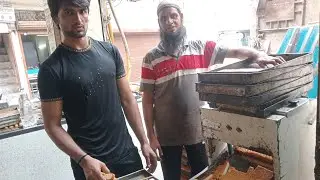 Delhi ka famous ras bakery wale biscuit or cake Delhi food street food #viralstreetfood
