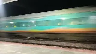 तूफान की रफ्तार से 20506 Dibrugadh Rajdhani skips Amethi Railway Station | Rajdhani Express |Amethi