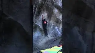 Midnight Lightning v8 (Yosemite Valley Bouldering, CA)