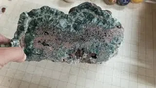 Large seraphinite chunk.
