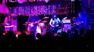 Waiting For The End (live) -Tears Run Rings