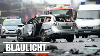 Auto explodiert in Berlin - w&auml;hrend der Fahrt - Sprengsatz gefunden, Fahrer tot