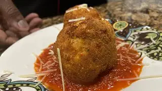 Fried Mac N cheese balls