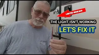 Bulb replacement in light bar