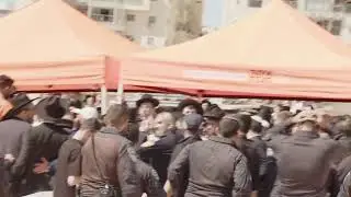 דַּרְכֵי צִיּוֹן אֲבֵלוֹת | שר וגדול נפל בישראל - מסע ההלוויה של מרן רה