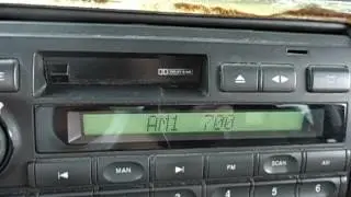 Land Rover Alpine In-Dash Original Stereo Unit, XQD101390LNF