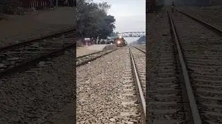 GEU-40 (9004) leading Rehman baba express arrival at Toba tek singh #pakistan #train #paktrain