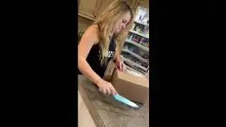 Customer unboxing the Trap Door Colander for Christmas 🎄