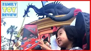Cars 3 Toys Hunting at Downtown Disney - Travelling Unboxing Show Disney Cars Blind Bags Mini Racers
