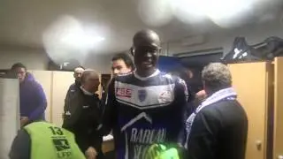 [AJA 0-1 ESTAC] Communion entre les joueurs et leurs supporters