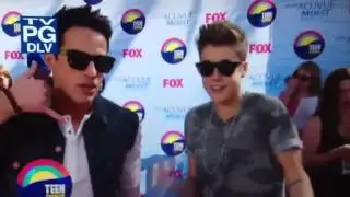 Justin Bieber  and Michael Trevino   Call me maybe at TCA 2012