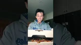 I Tried The Detroit Pizza.. 🍕