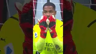 Mike Maignan saves | #shorts 🧤