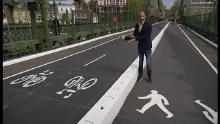 Hammersmith Bridge reopens for cyclists after &pound;2.9m refurb in London (UK) + *README REStrcitions