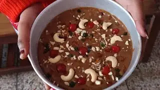 Aaj humne banaya hai unique tarike se Plum cake 😋🤔