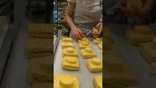 Danish SPANDAUER bun in the making