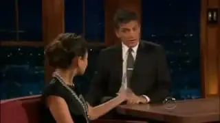 Flirting tips: How to Compliment Women like a Boss - Mila Kunis cant stop laughing