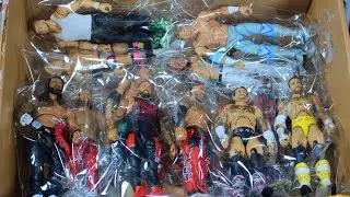 ОГРОМНАЯ КОРОБКА С НОВЫМИ ФИГУРКАМИ WWE 2025 ГОДА! (35 ФИГУРОК)
