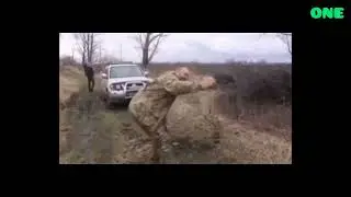 Сделал селфи с миной и взорвался.