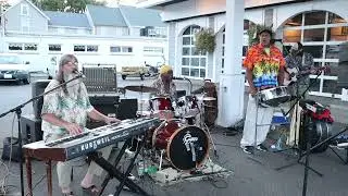 Coconut Water, It's Good For Your Daughter(  cover) White-Eyed Lizard Band live performance