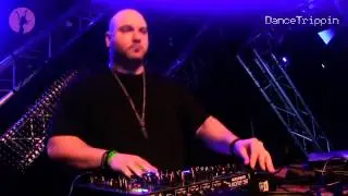 Nuklear Default & Lewis Fautzi - Clearing [played by Carlo Lio]