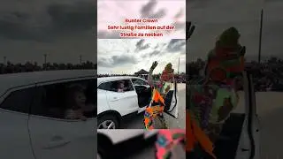 clown necken Familie auf der Stra&szlig;e#lustig #humorvoll #clown #deutschland #in Deutschland #Deutsch