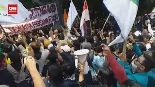 Unjuk Rasa Mahasiswa Garut Diwarnai Keributan Antar Mahasiswa