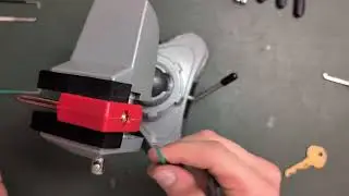 [07-Green Belt] Master Lock 410 LOTO (Lockout Tagout) picked 