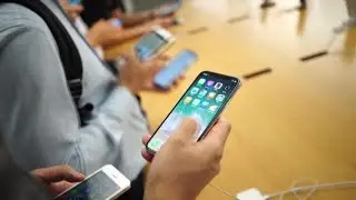 Apple shares fall amid reports of iPhone ban by Chinese government &bull; FRANCE 24 English