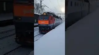 ЧС7-226 с поездом Москва - Ярославль следует мимо о.п. Перловская
