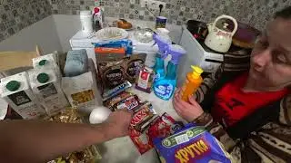 Жизнь в Сибирской деревне/Готовим подарки к Новому году/Накупили много шоколада за сущие копейки.