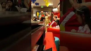 Basta jollibee happy ang saya