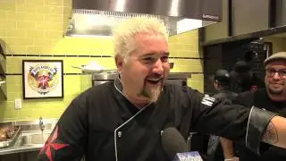 Первый ресторан Гая Фиери в Нью-Йорке &mdash; Guy's American Kitchen and Bar