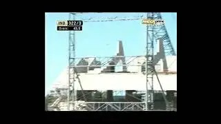 MS Dhoni huge 135 meter six against New Zealand