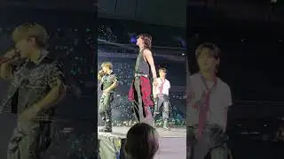 Hyunjin rocking out to Social Path at Sydney Concert | Stray Kids dominATE World Tour | Sat 26th Oct