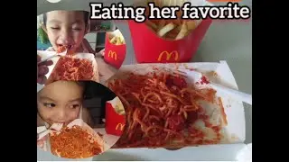 Eating her favorite | Yummy pasalubong | Simply K