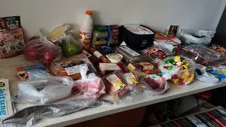 Продукти, обзор, смак дитинства, вкусняшки, риба, м'ясо, солодощі.Product review, taste of childhood
