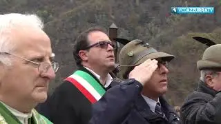 Palloncini in cielo a Valstrona per salutare il trasloco del Monumento ai caduti