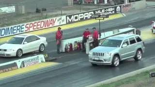 Jeep Grand Cherokee SRT8 vs AUDI