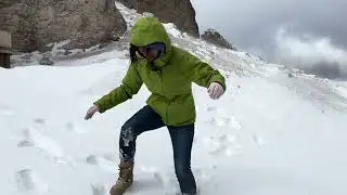 Walking and running on snow with the Vivobarefoot Desert ESC