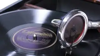HMV 101 Gramophone, 1930s, playing Ted Wallace & His Campus Boys