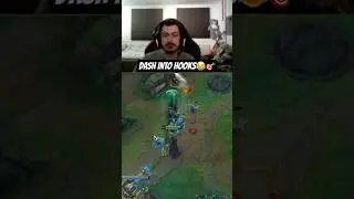 Graves Dashes Into 2 Hooks 😳🪝 #thresh #graves #league
