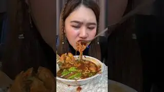 Makan Bakso Kuah Lekoh Pake Cabe Rawit Ala Ratu Cabe🤤🤤#ratucabe #baksoenak #makanpedas #foodshorts