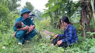 A single mother in distress in the forest was fortunate to receive help from a kind police officer.